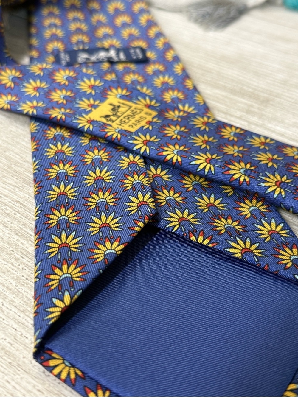 Men’s Hermes Paris Native Headdress Silk Tie - Picture 5 of 8